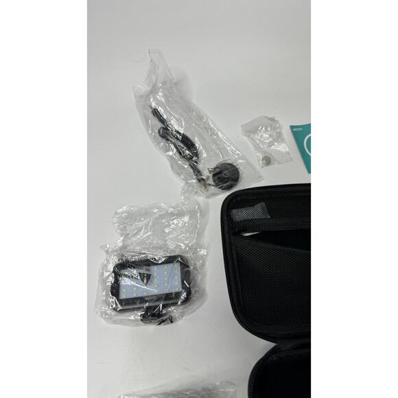 Movo Smartphone Video Rig V7 Grip/Stereo Microphone/LED Light for iPhone/Android - Picture 3 of 7